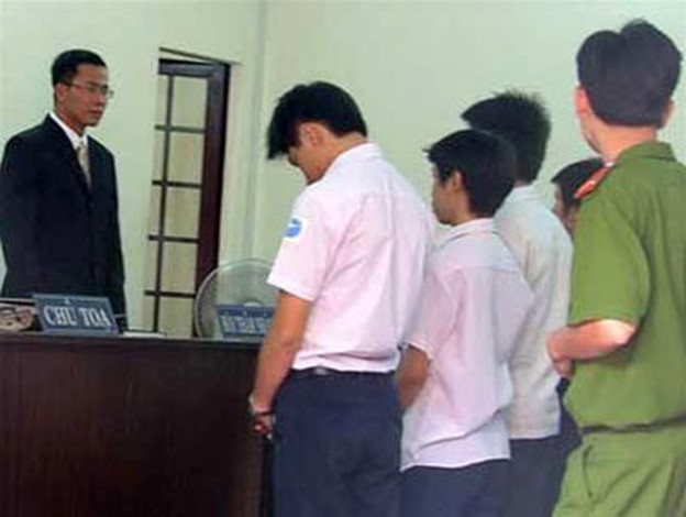 Người phạm tội dưới 18 tuổi phải chịu những hình phạt nào - Giải đáp chi tiết từ luật công tâm